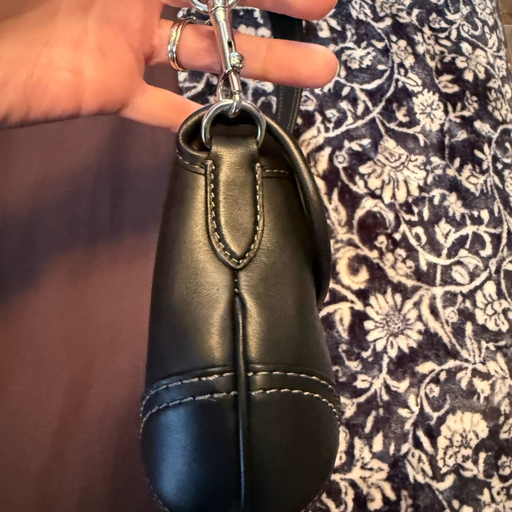 Coach SOHO re-edition Black Leather flap Shoulder Bag - Picture 6 of 11